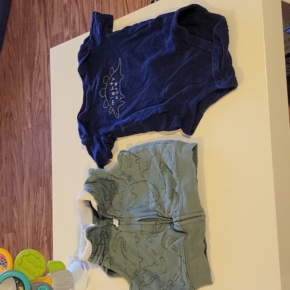 CARTER'S Child of Mine Vest and Onesies Bodysuit Set 12 months - Picture 1 of 5